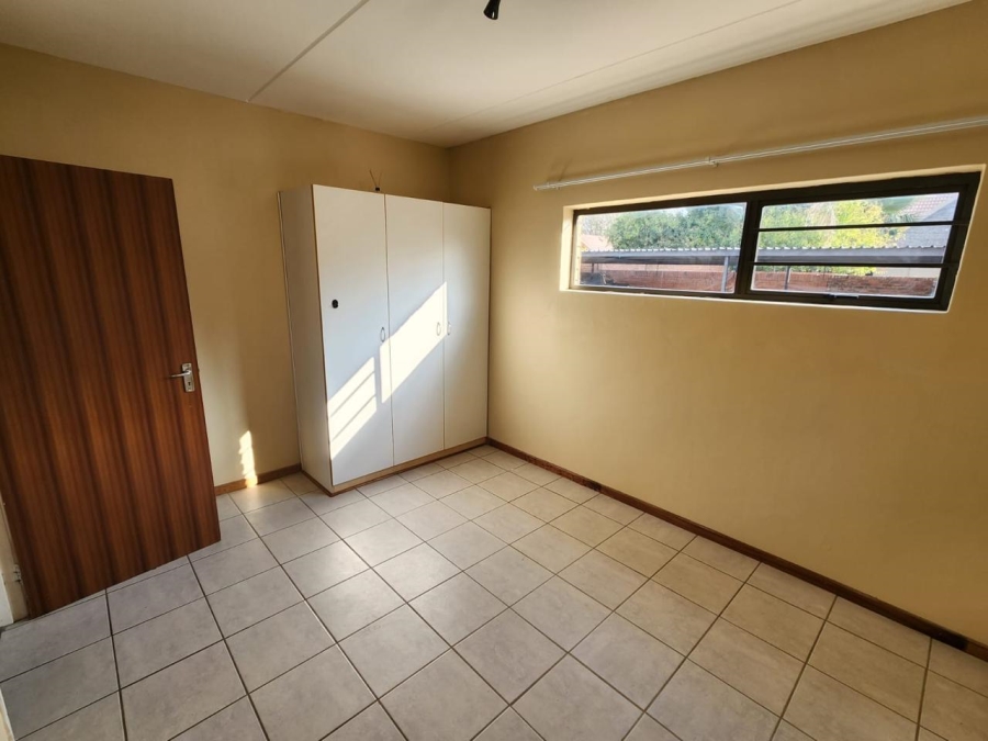 1 Bedroom Property for Sale in Rhodesdene Northern Cape
